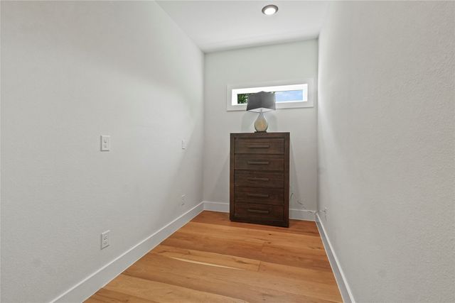 920 Muncie Avenue, Dallas, TX 75212