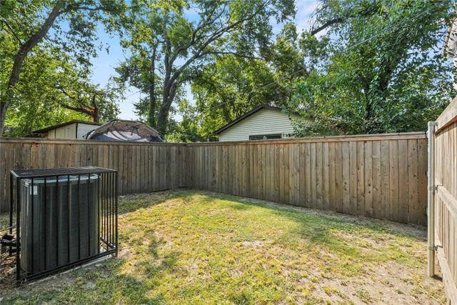 920 Muncie Avenue, Dallas, TX 75212