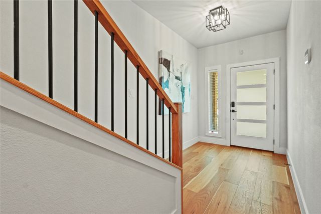 920 Muncie Avenue, Dallas, TX 75212
