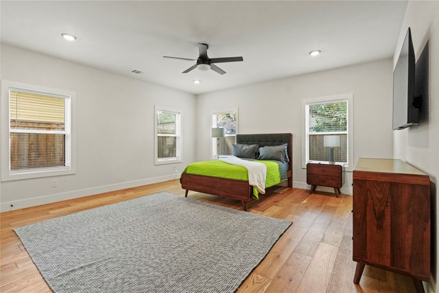 920 Muncie Avenue, Dallas, TX 75212