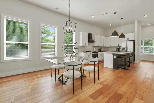 920 Muncie Avenue, Dallas, TX 75212