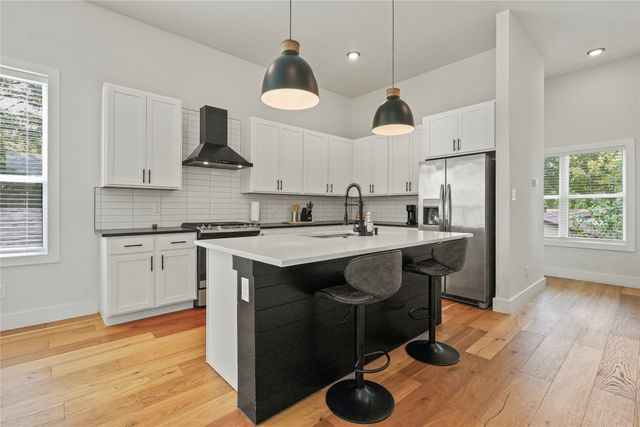 920 Muncie Avenue, Dallas, TX 75212