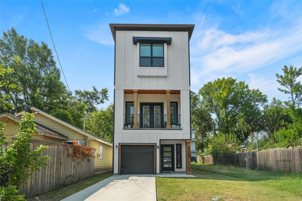 920 Muncie Avenue, Dallas, TX 75212