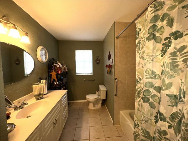 6221 LULLABYE LANE, Zephyrhills, FL 33541