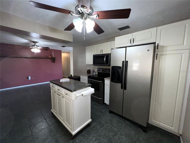 6221 LULLABYE LANE, Zephyrhills, FL 33541