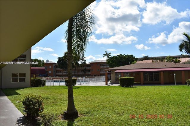 11855 NE 19th Dr 10, North Miami, FL 33181