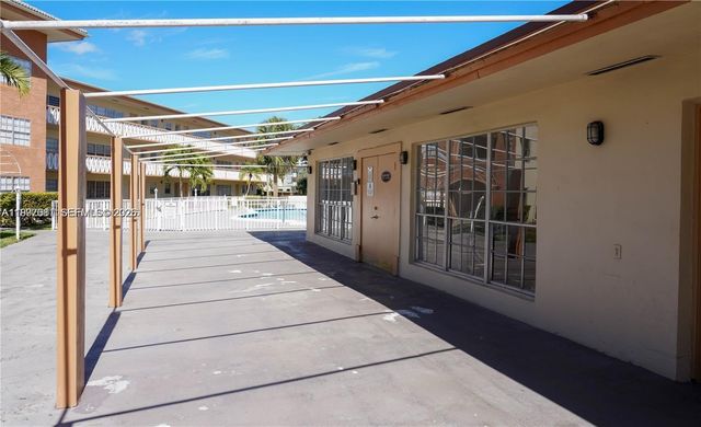 11855 NE 19th Dr 10, North Miami, FL 33181