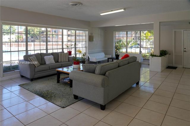 11855 NE 19th Dr 10, North Miami, FL 33181