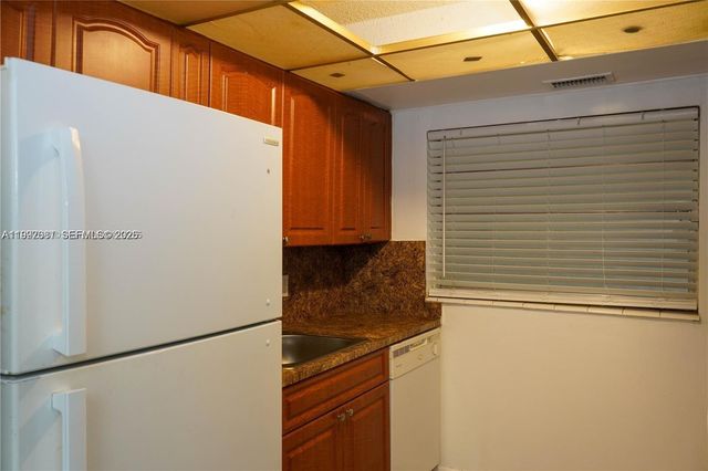 11855 NE 19th Dr 10, North Miami, FL 33181