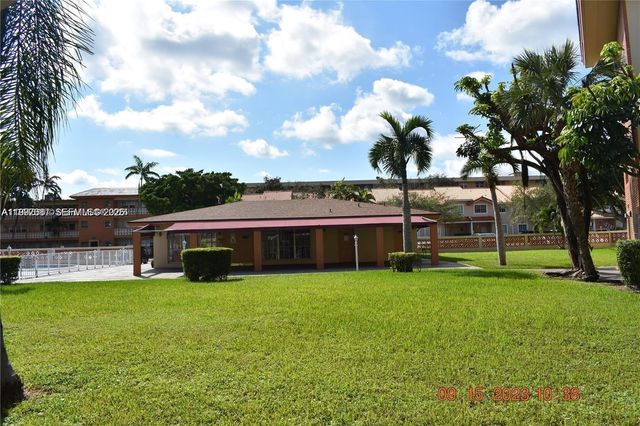 11855 NE 19th Dr 10, North Miami, FL 33181