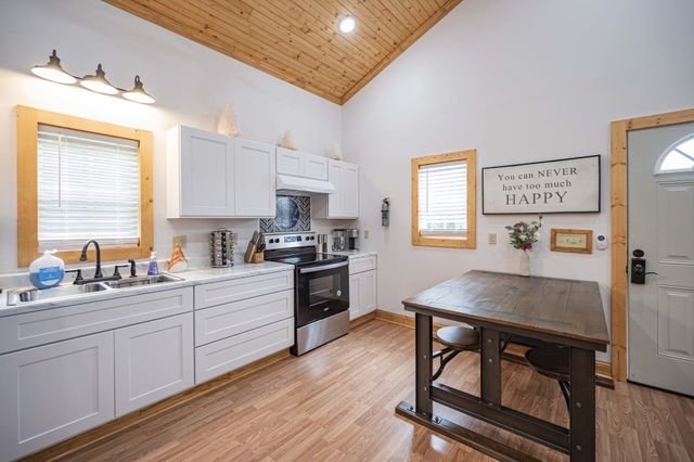 2281 Jefferson Rd, Smithville, TN 37166