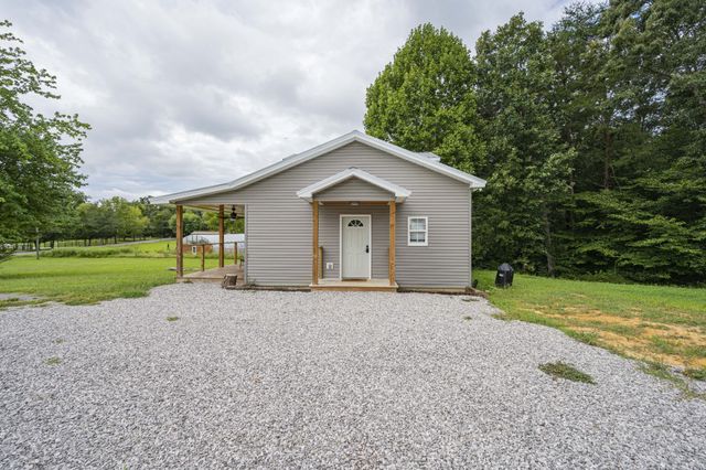 2281 Jefferson Rd, Smithville, TN 37166