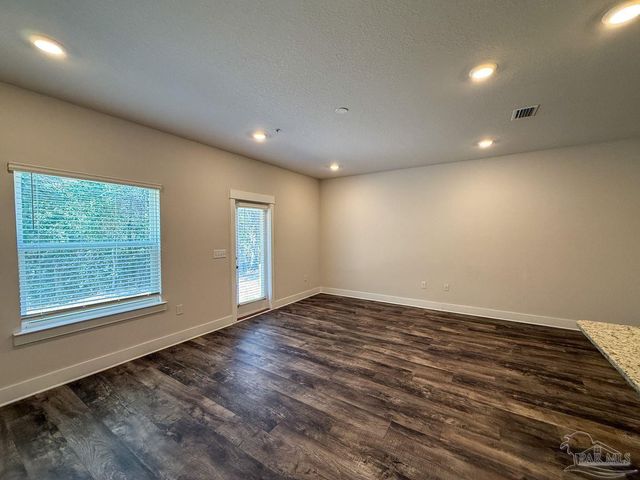 1559 Iroquois Ct, Pensacola, FL 32534