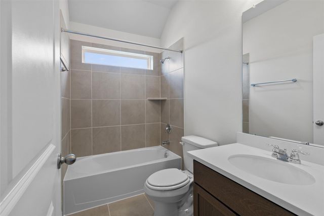 2806 Caspian Creek Lane, Iowa Colony, TX 77583