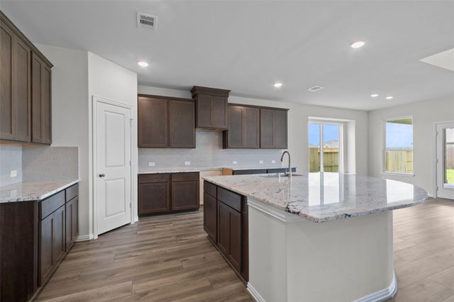 2806 Caspian Creek Lane, Iowa Colony, TX 77583