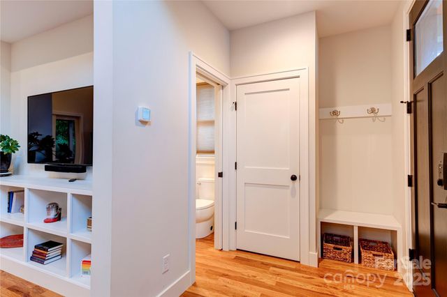 12 Waverly Road, Asheville, NC 28803