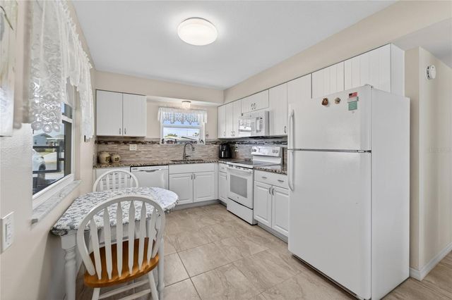 1512 CHEVY CHASE DRIVE, Sun City Center, FL 33573