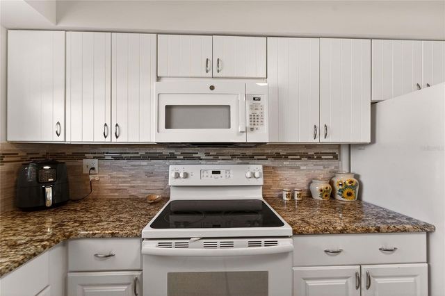 1512 CHEVY CHASE DRIVE, Sun City Center, FL 33573