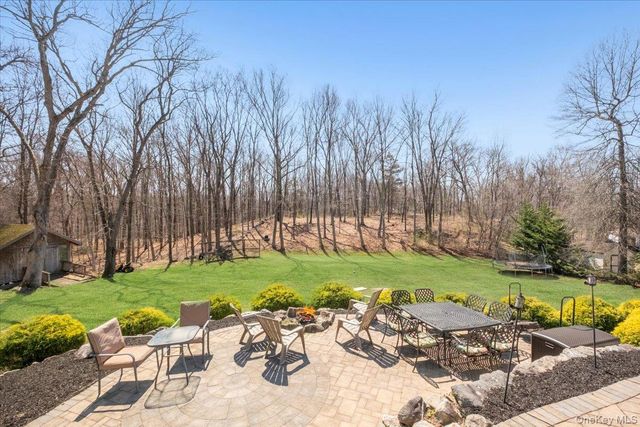 27 Kramers Pond Road, Putnam Valley, NY 10579