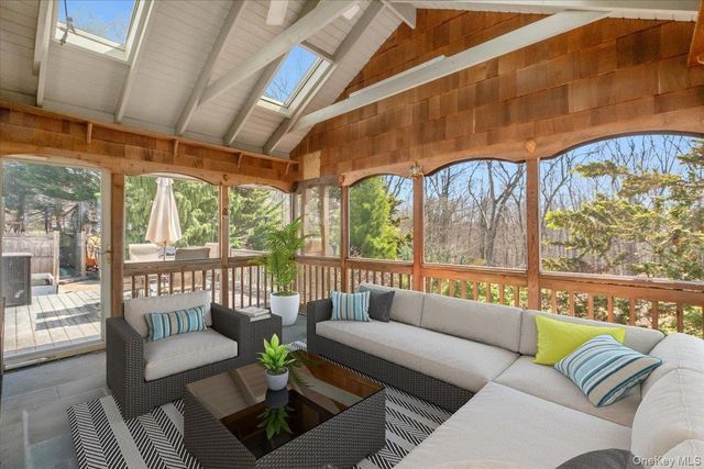 27 Kramers Pond Road, Putnam Valley, NY 10579