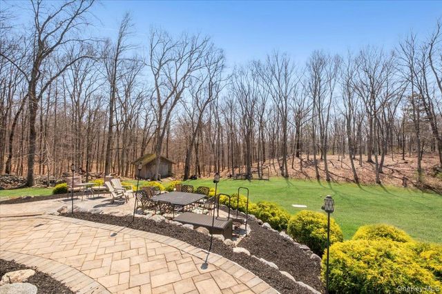 27 Kramers Pond Road, Putnam Valley, NY 10579