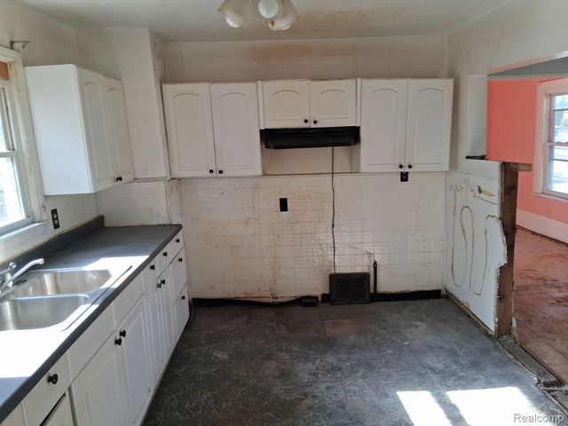 251 Beechwood Street, River Rouge, MI 48218