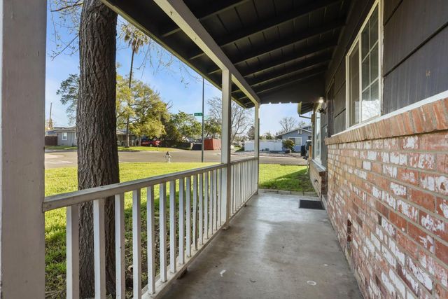 1672 Rosalind St, Sacramento, CA 95838