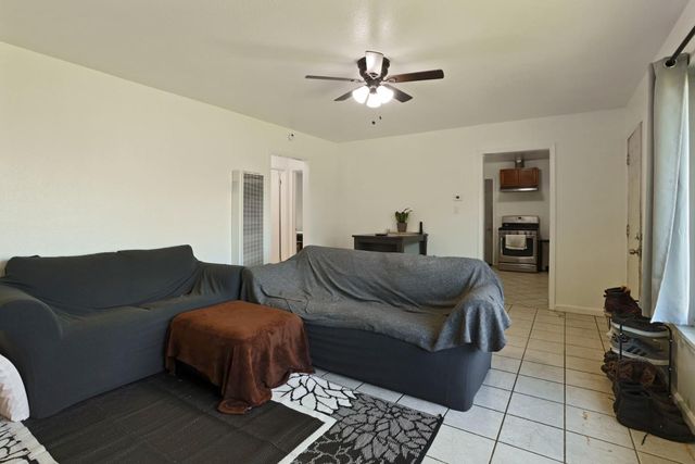 1672 Rosalind St, Sacramento, CA 95838