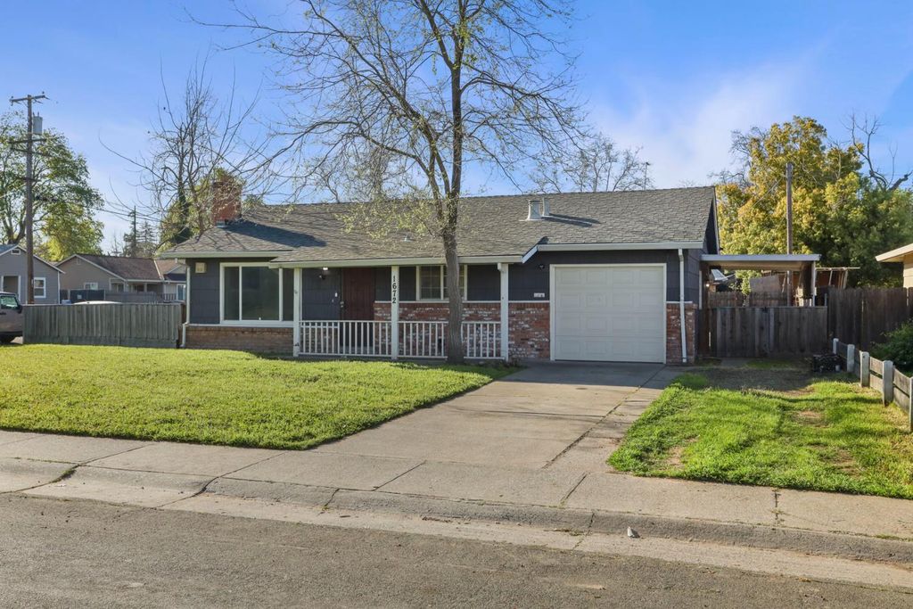 1672 Rosalind St, Sacramento, CA 95838