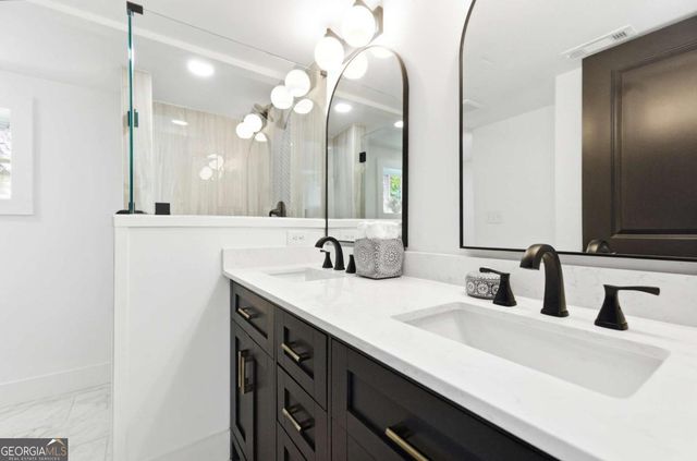 1903 S Columbia Place, Decatur, GA 30032