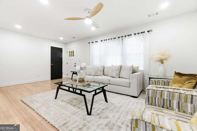 1903 S Columbia Place, Decatur, GA 30032