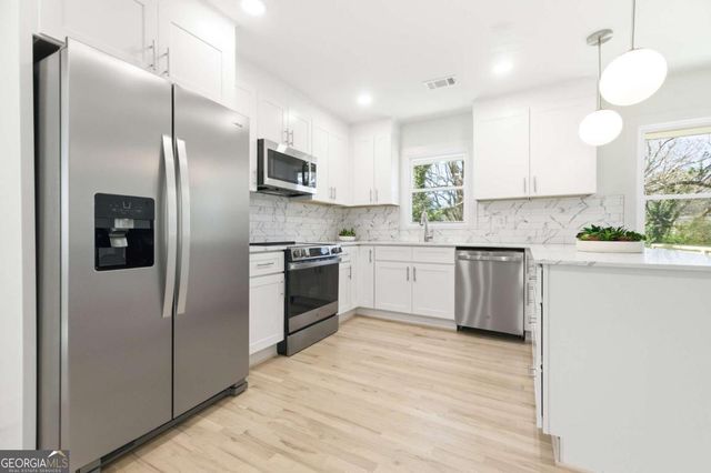 1903 S Columbia Place, Decatur, GA 30032