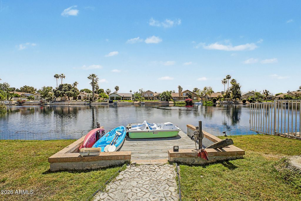 Image 2 of property listing at 125 S LAKEVIEW Boulevard, Chandler, AZ 85225