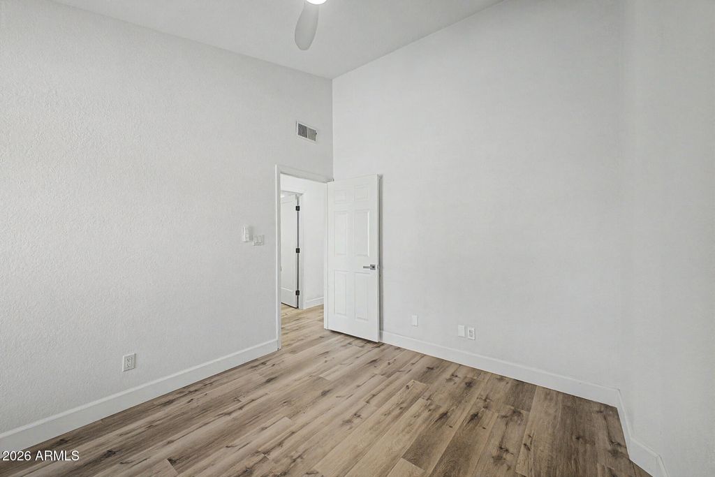 Image 22 of property listing at 125 S LAKEVIEW Boulevard, Chandler, AZ 85225
