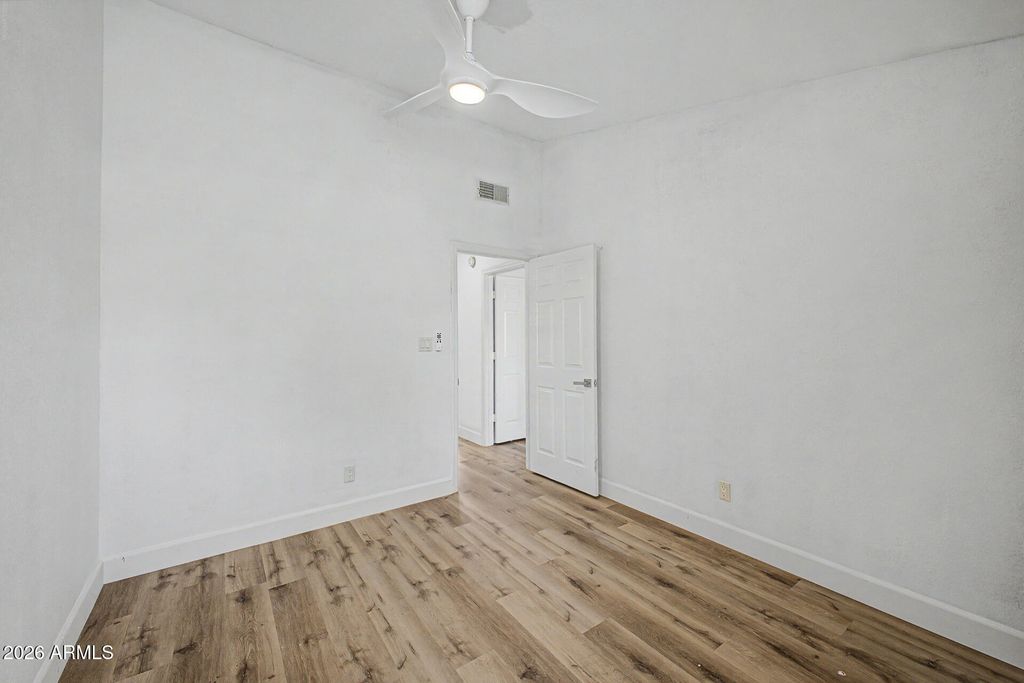 Image 23 of property listing at 125 S LAKEVIEW Boulevard, Chandler, AZ 85225