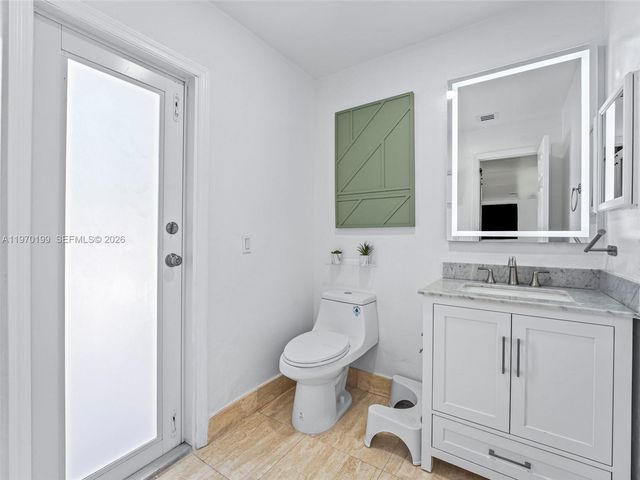 10281 NW 32nd St, Sunrise, FL 33351