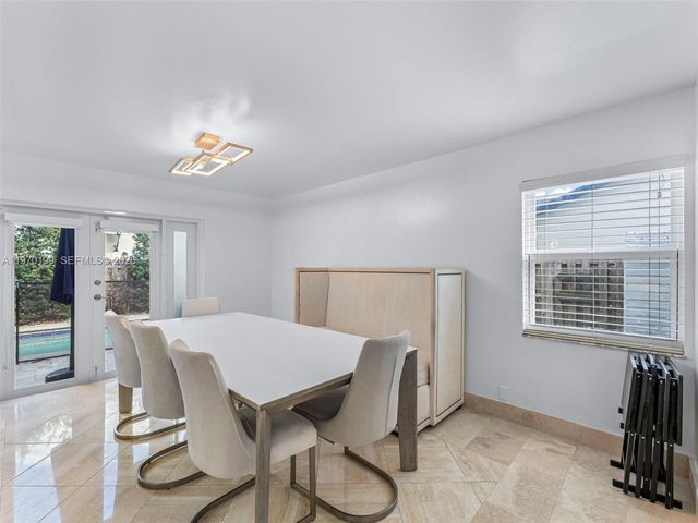 10281 NW 32nd St, Sunrise, FL 33351