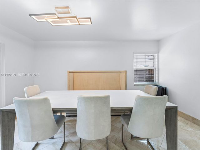 10281 NW 32nd St, Sunrise, FL 33351