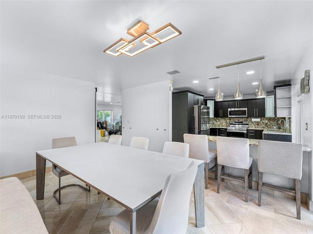 10281 NW 32nd St, Sunrise, FL 33351