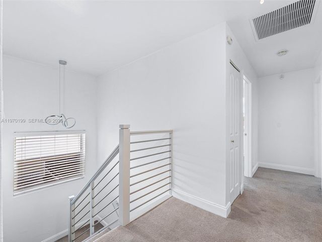 10281 NW 32nd St, Sunrise, FL 33351