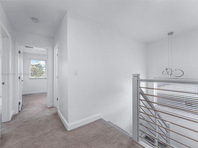 10281 NW 32nd St, Sunrise, FL 33351