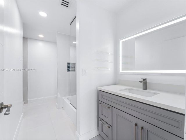 10281 NW 32nd St, Sunrise, FL 33351