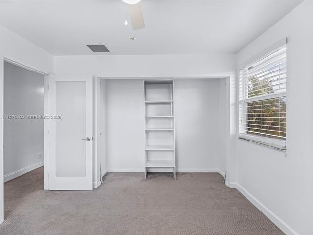 10281 NW 32nd St, Sunrise, FL 33351