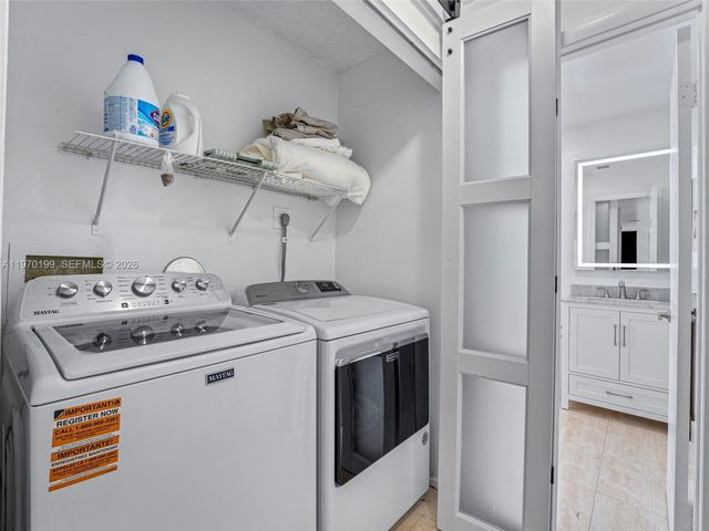 10281 NW 32nd St, Sunrise, FL 33351