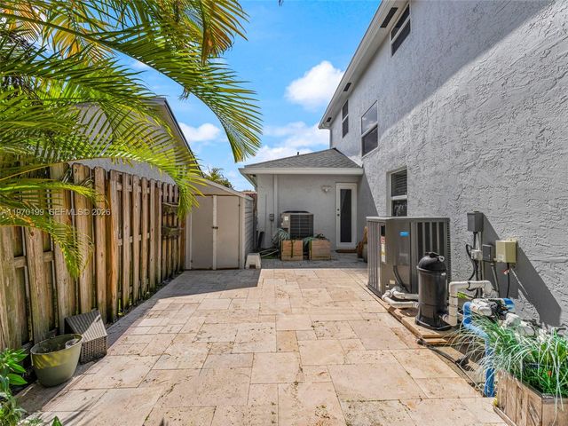 10281 NW 32nd St, Sunrise, FL 33351