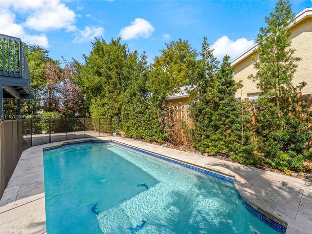 10281 NW 32nd St, Sunrise, FL 33351