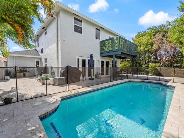 10281 NW 32nd St, Sunrise, FL 33351