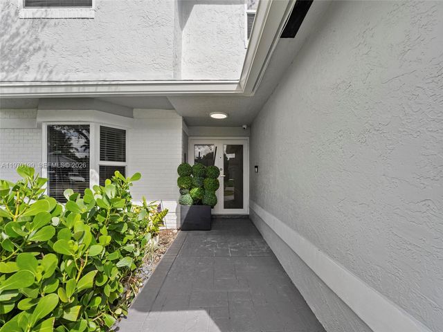 10281 NW 32nd St, Sunrise, FL 33351