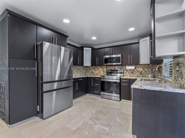 10281 NW 32nd St, Sunrise, FL 33351