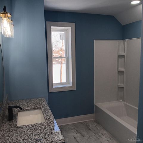 3064 Mchenry Avenue, Cincinnati, OH 45211